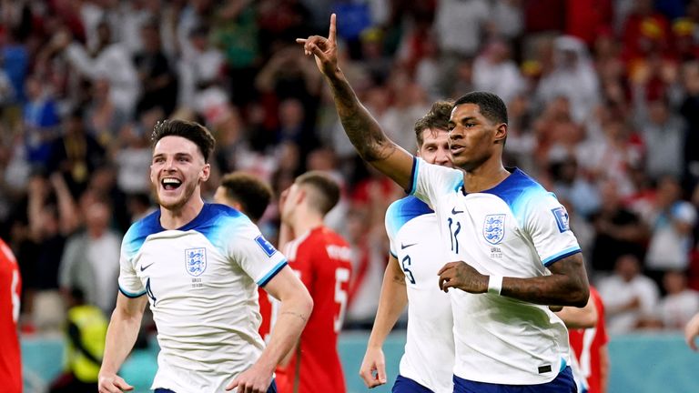 Declan Rice dice que Inglaterra merece más crédito por el desempeño de la Copa Mundial y que otros países deberían tenerles miedo | Noticias de futbol 3 Declan Rice (izquierda) elogió al aspirante a la Bota de Oro Marcus Rashford (derecha)