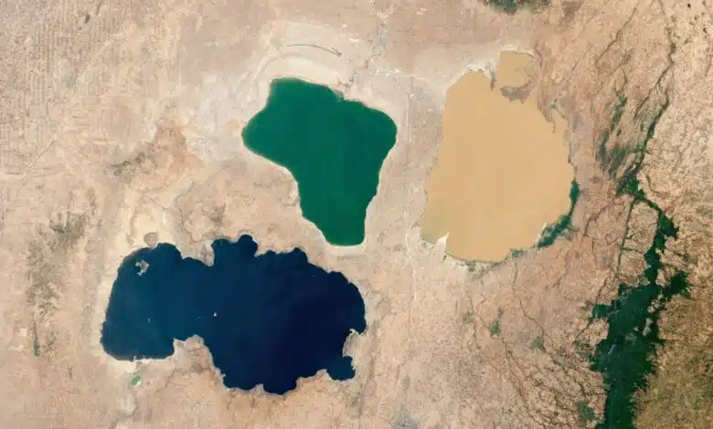 10 impresionantes fotos de la Tierra desde el espacio en 2023 1 A satellite image of Lake Shala (blue), Lake Abijatta (green) and Lake Langano (yellow) captured by the Landsat 8 satellite on March 29.