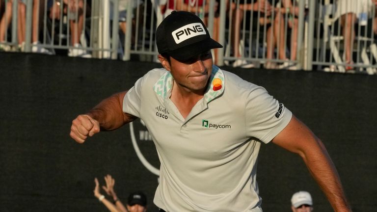 Hero World Challenge: Victor Hovland vence a Scotty Scheffler por otro título del PGA Tour | Noticias de golf 4 Hovland celebra su victoria en el PGA Tour en New Providence, Bahamas