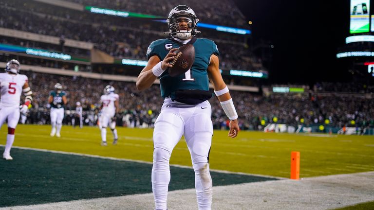Philadelphia Eagles venció a los New York Giants 38-7 en la ronda divisional, reserva el juego por el título de la NFC en casa | Noticias de la NFL 9 Después de algunas travesuras ofensivas en la zona roja, Matt Breda anotó el primer y único touchdown del juego para los New York Giants.