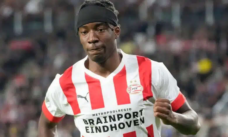 Noni Madueke a Chelsea: Blues completa el fichaje de £ 29 millones del extremo del PSV Eindhoven | Noticias de futbol 1 PSV's Noni Madueke of Britain during the Europa League group A soccer match between PSV and Arsenal at the Philips stadium in Eindhoven, Netherlands, Thursday, Oct. 27, 2022. (AP Photo/Peter Dejong)