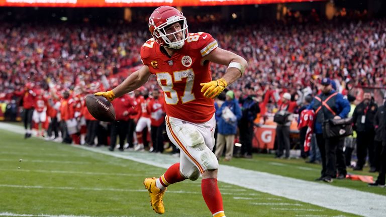 Jacksonville Jaguars 20-27, Kansas City Chiefs: Patrick Mahomes supera una lesión en el tobillo, los Chiefs alcanzan el quinto juego consecutivo por el título de la AFC | Noticias de la NFL 9 Travis Kelce anota el segundo touchdown del juego, Kansas City extiende la ventaja sobre Jacksonville en la ronda divisional de la NFL