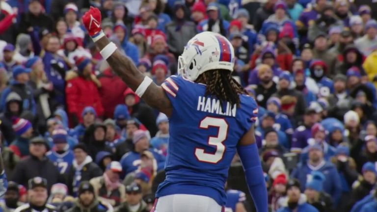 Damar Hamlin: la NFL saluda a la seguridad de los Buffalo Bills después del paro cardíaco del lunes por la noche | Noticias de la NFL 5 Emmanuel Sanders reflexiona sobre su hombre impresionante dentro y fuera del campo, sus amigos después de que el profundo de los Buffalo Bills sufriera un paro cardíaco durante un juego con el ex equipo Damar Hamlin