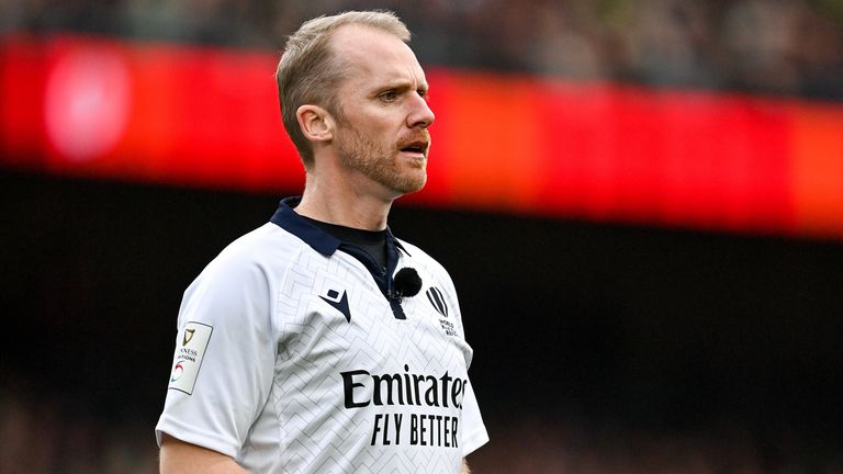 Irlanda 32 - 19 Francia 10 Sorprende decisión del árbitro Wayne Barnes de no mostrar tarjeta roja a Antonio