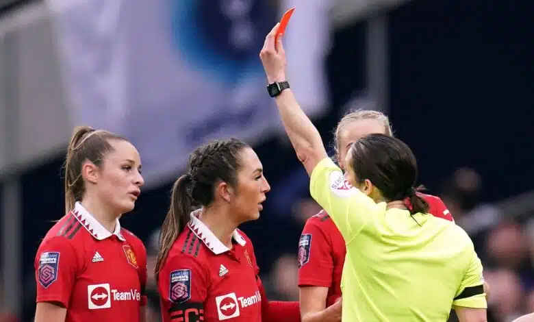 El jefe de Man Utd, Mark Skinner, critica a Evelina Sumanen de Tottenham por 'actuar' antes de la tarjeta roja de Ella Toon | Noticias de futbol 1 El jefe de Man Utd, Mark Skinner, critica a Evelina Sumanen de Tottenham por 'actuar' antes de la tarjeta roja de Ella Toon | Noticias de futbol