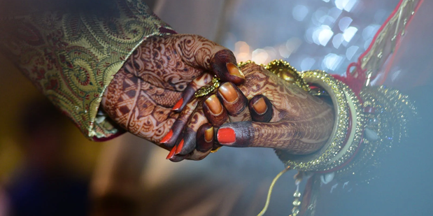 Desarrollo de aplicaciones móviles para matrimonios: beneficios, características y costos 2