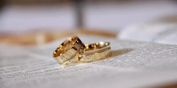 Desarrollo de aplicaciones móviles para matrimonios: beneficios, características y costos 1 Desarrollo de aplicaciones móviles para matrimonios: beneficios, características y costos