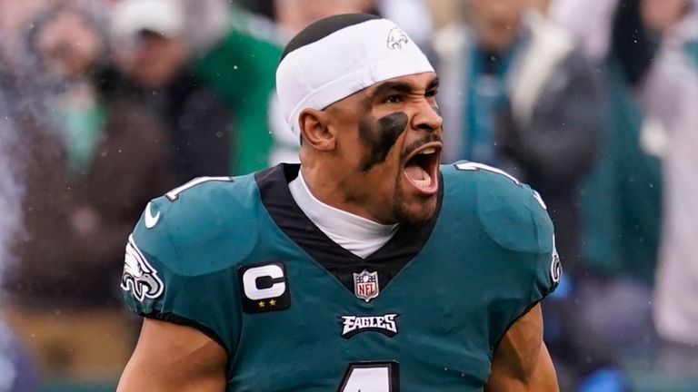 Estadísticas de la NFL - Torneo de conferencia: Jalen Hurts establece un nuevo récord de TD por tierra de la NFL, Patrick Mahomes protagoniza el juego por el título de la AFC | Noticias de la NFL 2 El mariscal de campo de los Philadelphia Eagles anota el decimoquinto touchdown terrestre de la temporada contra los San Francisco 49ers, nuevo récord de la NFL en una sola temporada