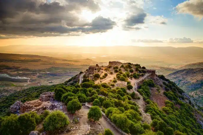 10 excursiones de un día de ecoturismo en Israel 1 A drone view of Nimrod