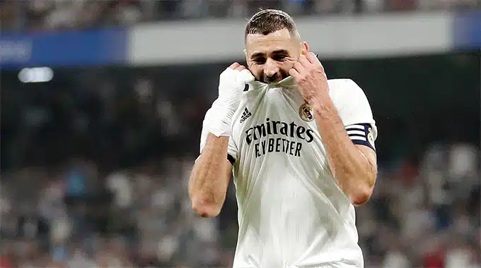 Crecen los llamados a dejar en el banquillo a Karim Benzema en el Real Madrid