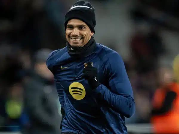 La estrella de Barcelona establece la misión El Clasico para la Final de la Liga de Campeones 1 Ronald Araujo in training.