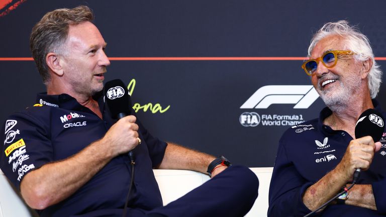 Christian Horner: ¿Puede el ex director de Red Bulls unirse a los Alpes o Ferrari en 2026 después de una licencia de jardinería? | Noticias F1 7 Christian Horner y Flavio Briatore en el Gran Premio de Español de 2025 (Red Bull Content Pool)