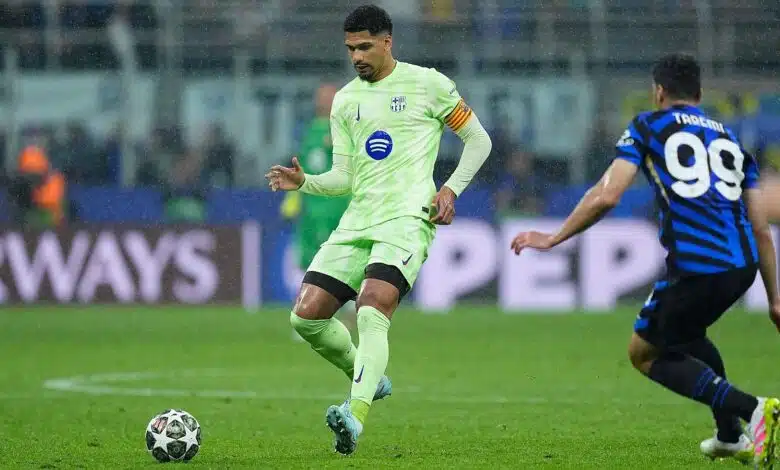 "Debemos proteger a Ronald Aroujo" 1 Ronald Araujo could leave Barcelona this summer