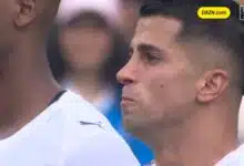 El ex astro del Barcelona no pudo contener las lágrimas al guardar un minuto de silencio por Diogo Jota. 5 El ex astro del Barcelona no pudo contener las lágrimas al guardar un minuto de silencio por Diogo Jota.