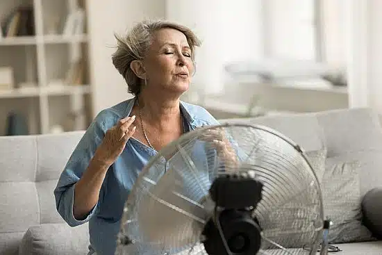 El calor extremo perjudica a los adultos mayores: lo que debes saber y hacer 1 El calor extremo perjudica a los adultos mayores: lo que debes saber y hacer