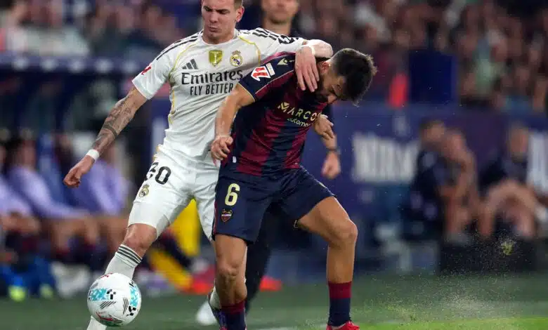 Franco Mastantón, estrella del Real Madrid. 1 Mastantuono in action against Levante.