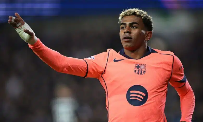 Lamine Yamar sufre el mayor abuso racial online en España 1 Lamine Yamal in action against Club Brugge last week.